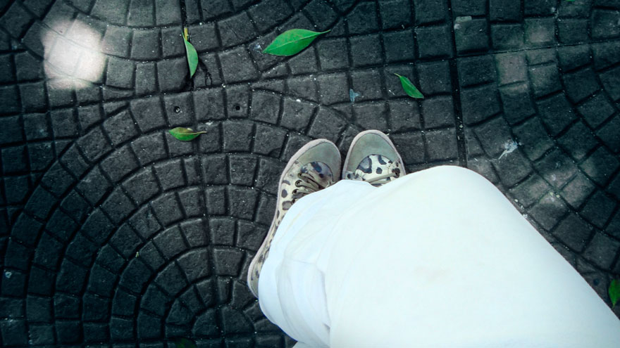 De pés no chão. Foto: Laila Guedes